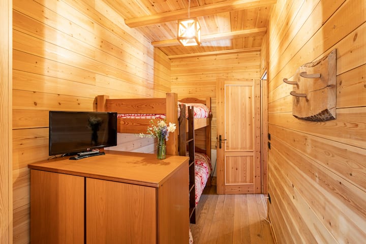 Bedroom four beds