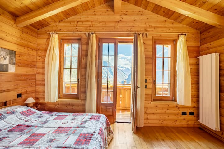 Bedroom sleeps two