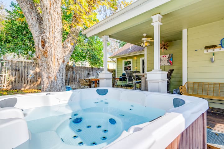 5 Mins to Downtown, UT Stadium, Moody Center