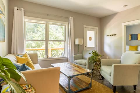 Spacious & Cozy Oasis in West Asheville