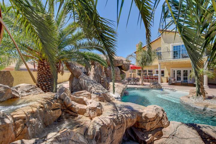 Resort Style Vegas Oasis! Close to the Strip!21:) gallery image 3