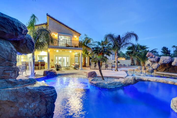 Resort Style Vegas Oasis! Close to the Strip!21:) gallery image 5