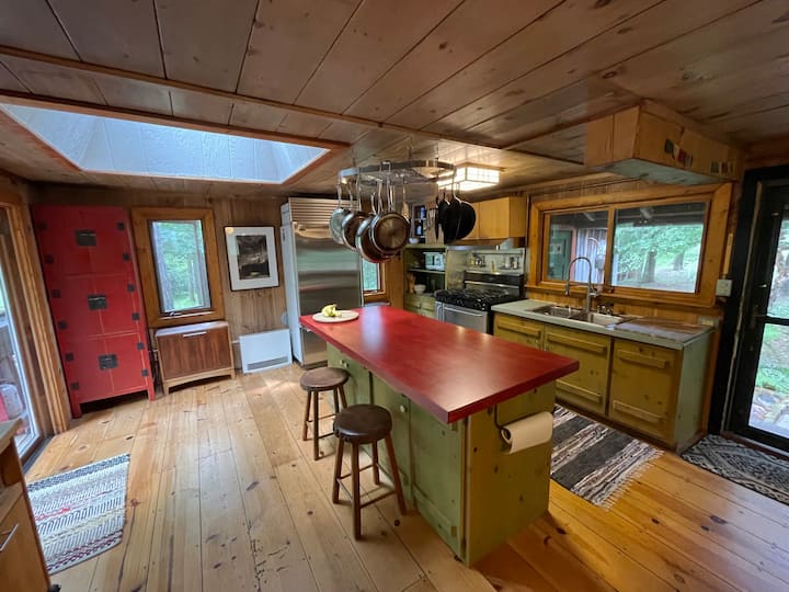 Quiet Seclusion at Trade River Retreat Cabin Cabins for Rent in