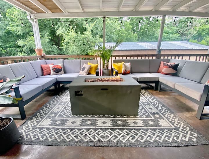 Secluded Half Acre Gem w/ Private Pickleball Court - Austin