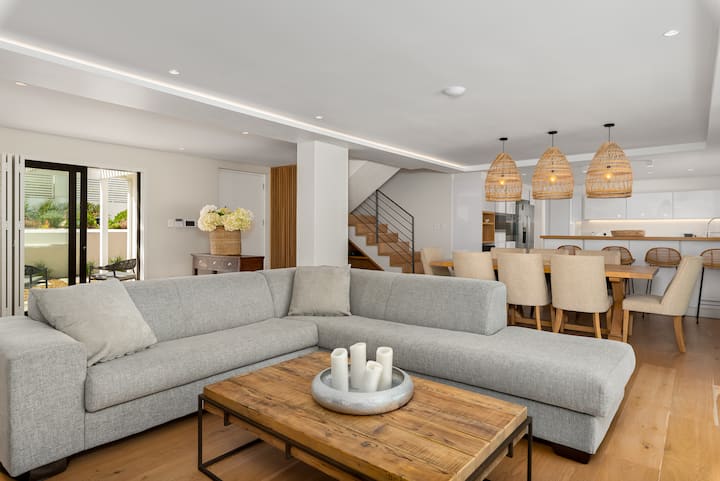 Sun Kissed Villa | Walk Over To Beach - Parklands