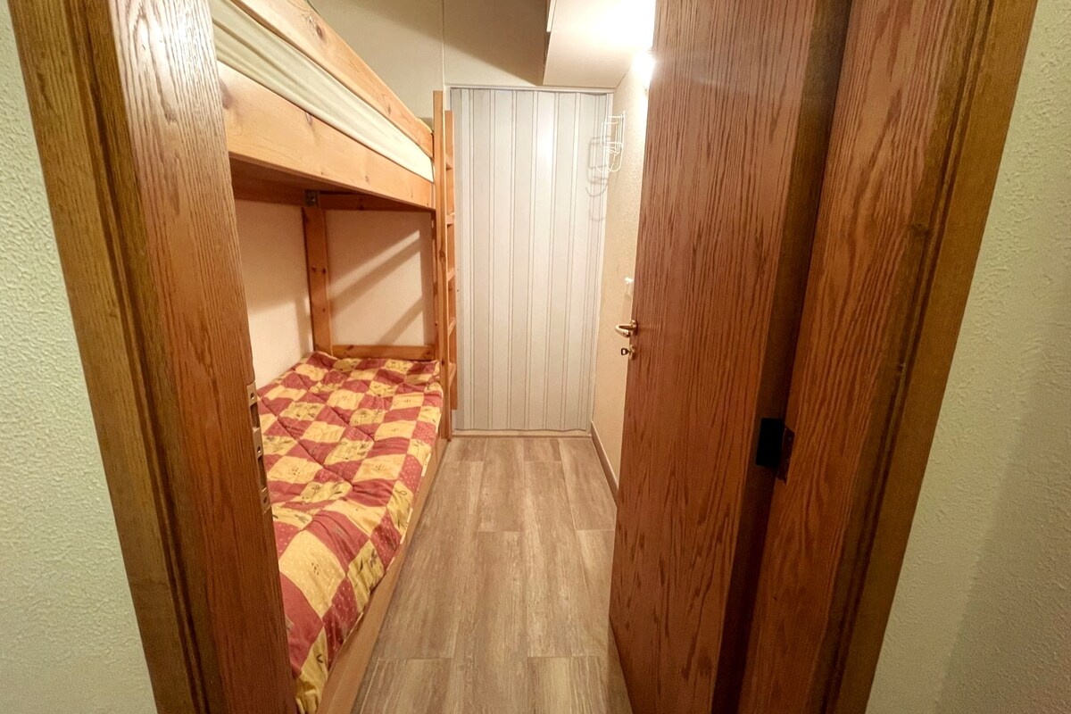  ห้องนอน 4: ห้องแม่บ้านพร้อมเตียงสองชั้น