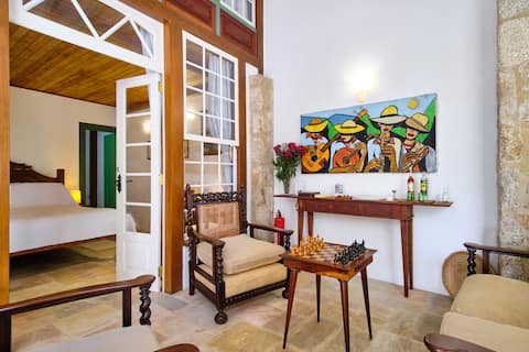 Successful Airbnb property: Paulo Autran's House in Paraty Historic Center in Paraty