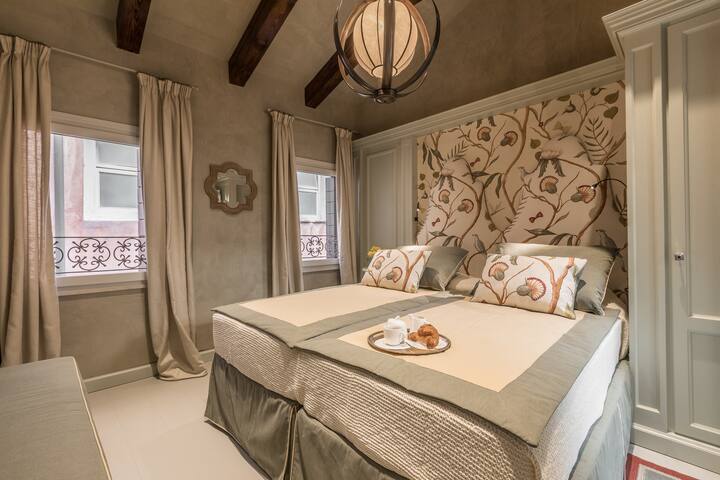 La Marchesa Exquisite Apartment in the Heart of Venice gallery image 4