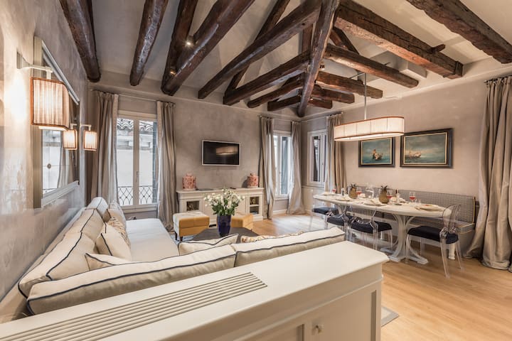 La Marchesa Exquisite Apartment in the Heart of Venice
