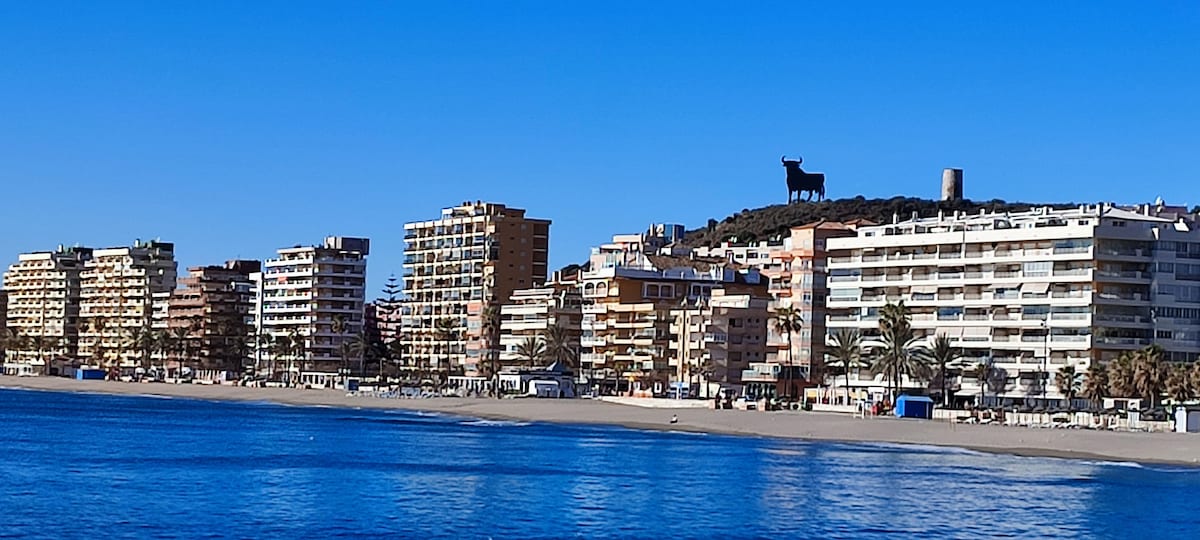 Popular Airbnb listing: NEXT TO THE BEACH AND IN THE HEART OF FUENGIROLA in Fuengirola