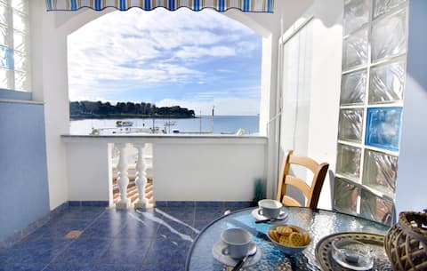 Cozy apartment TONI with nice sea view, free Wifi