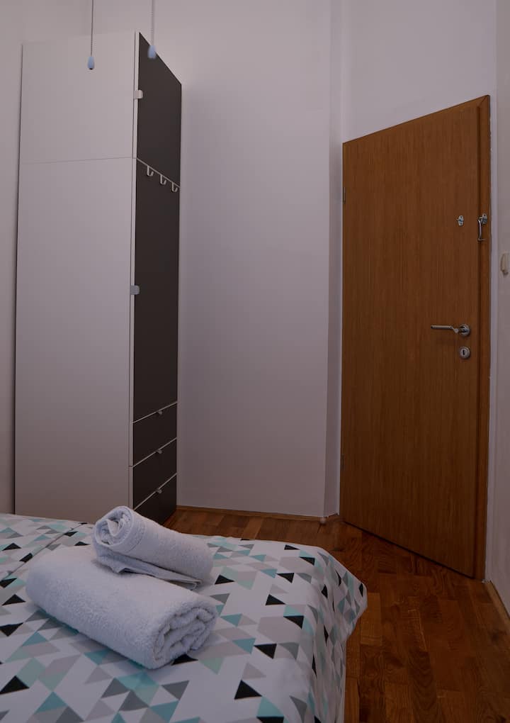 غرفة النوم 1