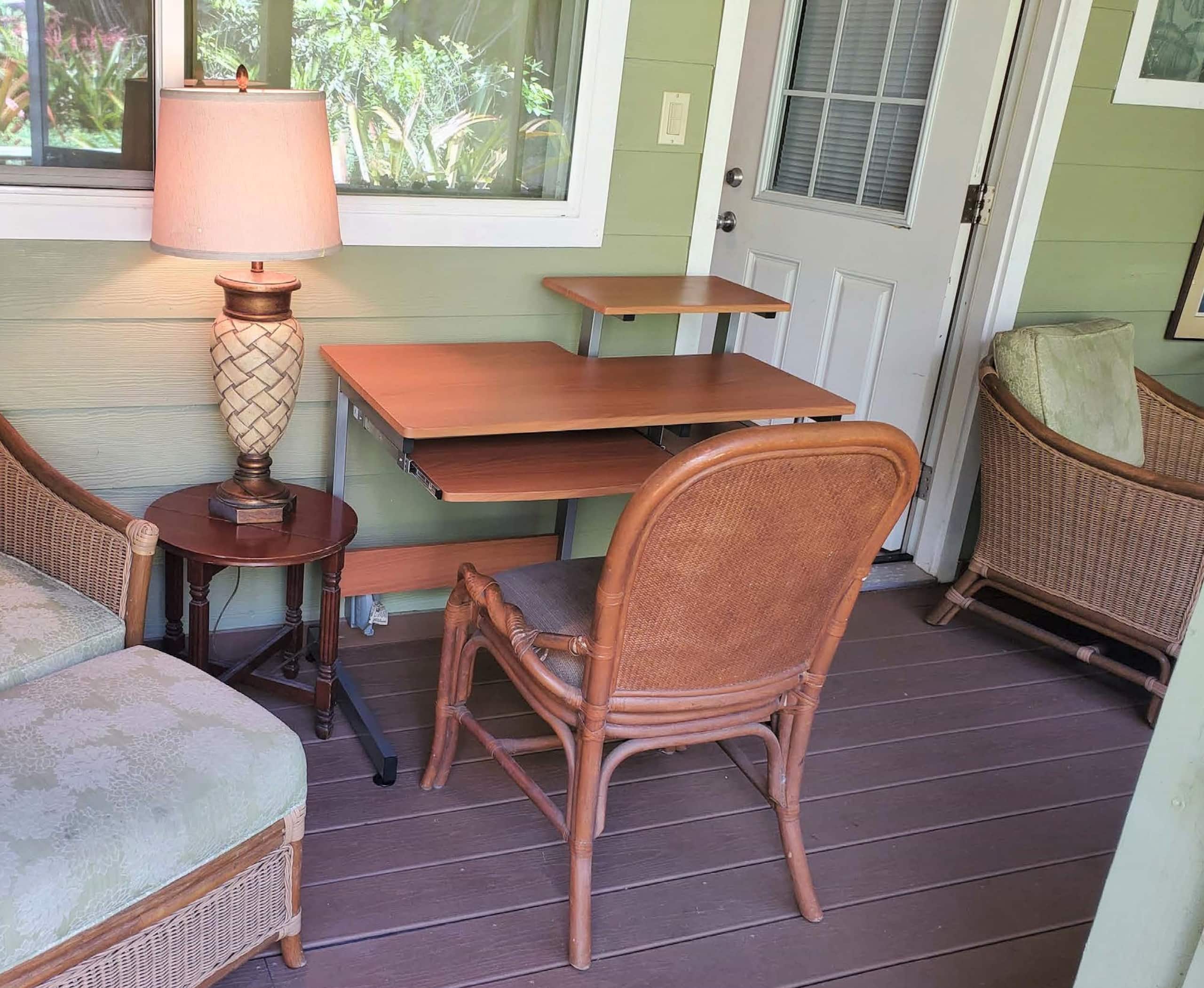 2 Bedroom, 2 Bath w/Private Lanai 5 Min to Ocean - Photo 6