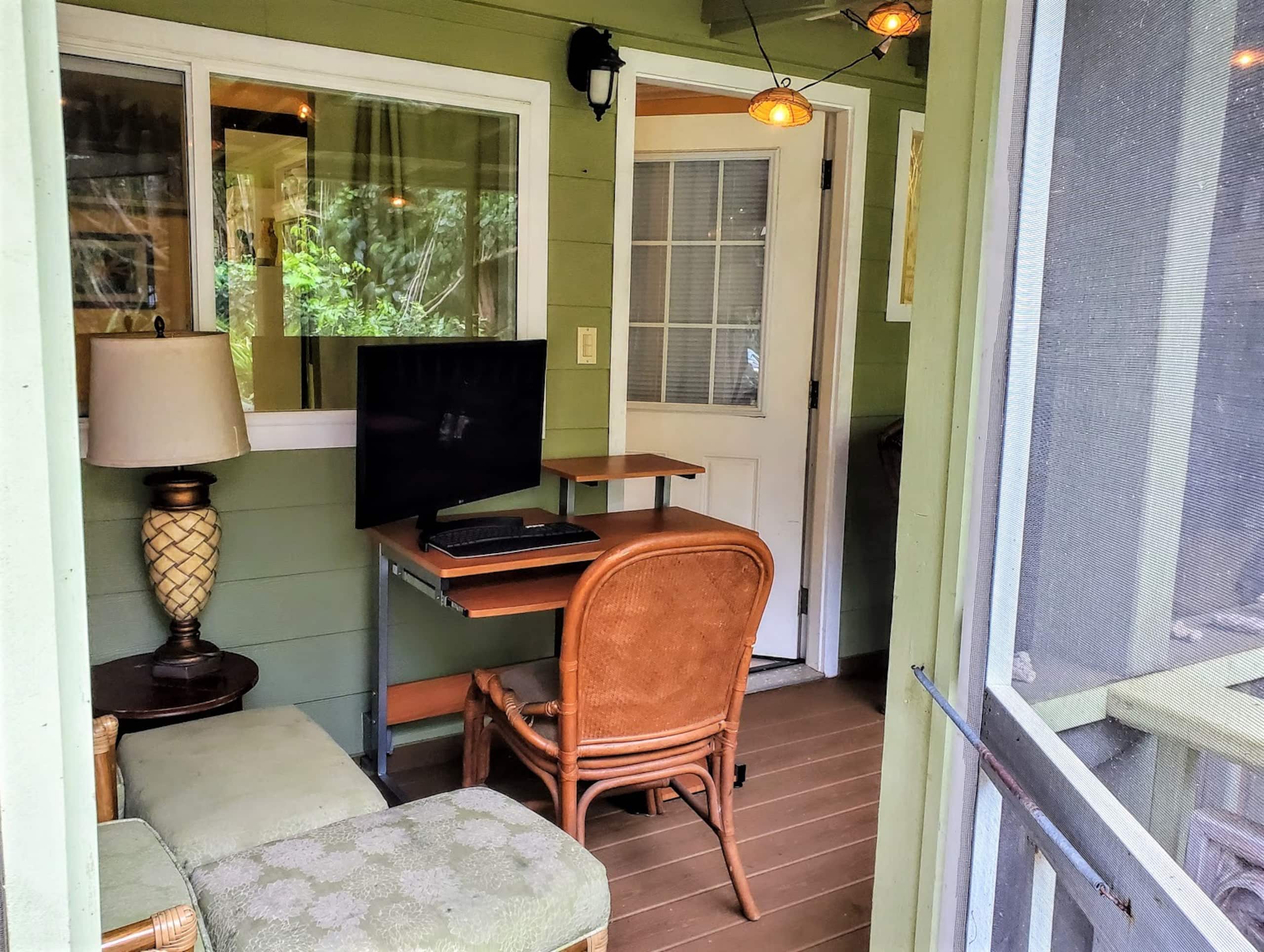 2 Bedroom, 2 Bath w/Private Lanai 5 Min to Ocean - Photo 8