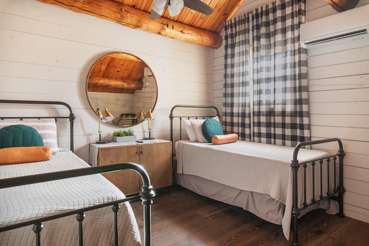 Guests of all ages with love the twin loft bedroom with it's own 2nd floor chess lounge.