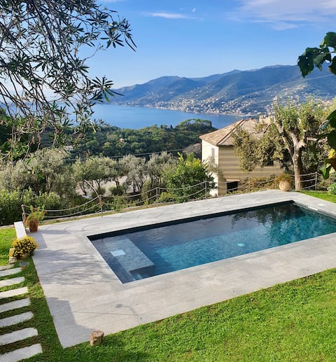 Charming villa w/private pool, garden and sea view