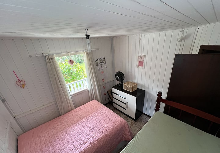 QUARTO NR 01 - เตียง Casal + Beliche