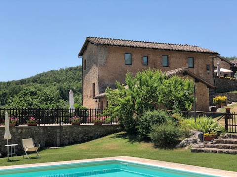 Proprietà Airbnb di successo: Panoramic farmhouse with pool - Apt.2 a Sovicille
