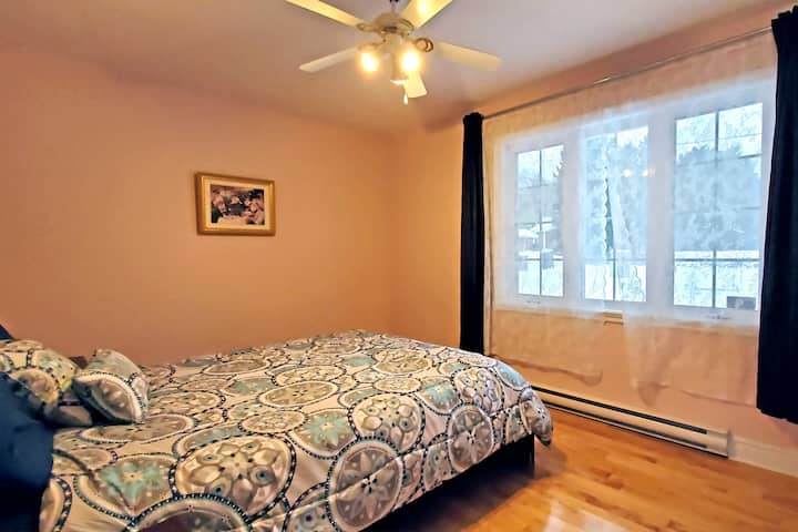 2号卧室配有标准双人床/2号卧室配有标准双人床