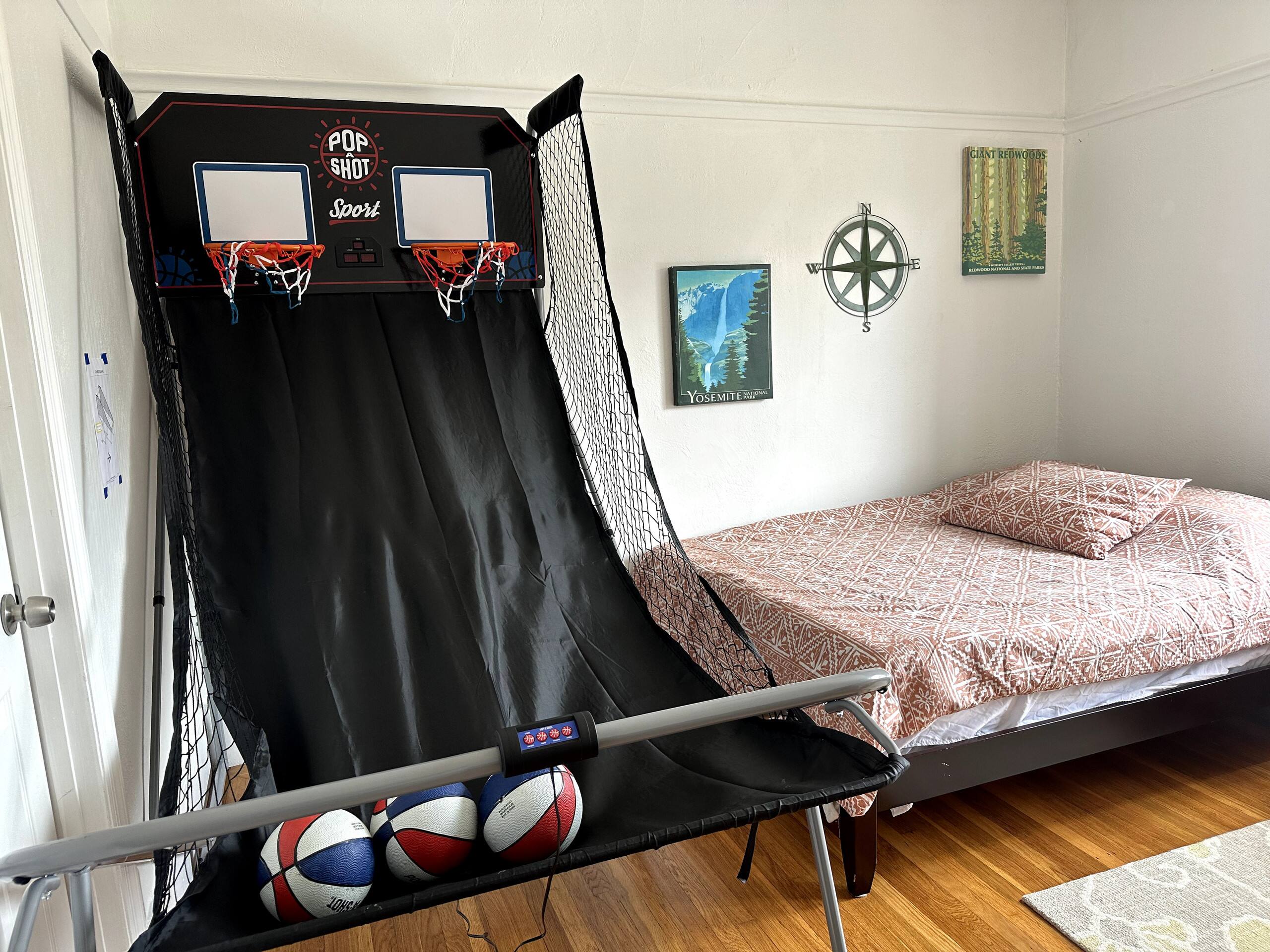Home in San Francisco · ★4.9 · 3 bedrooms · 4 beds · 1 bath - Image 11