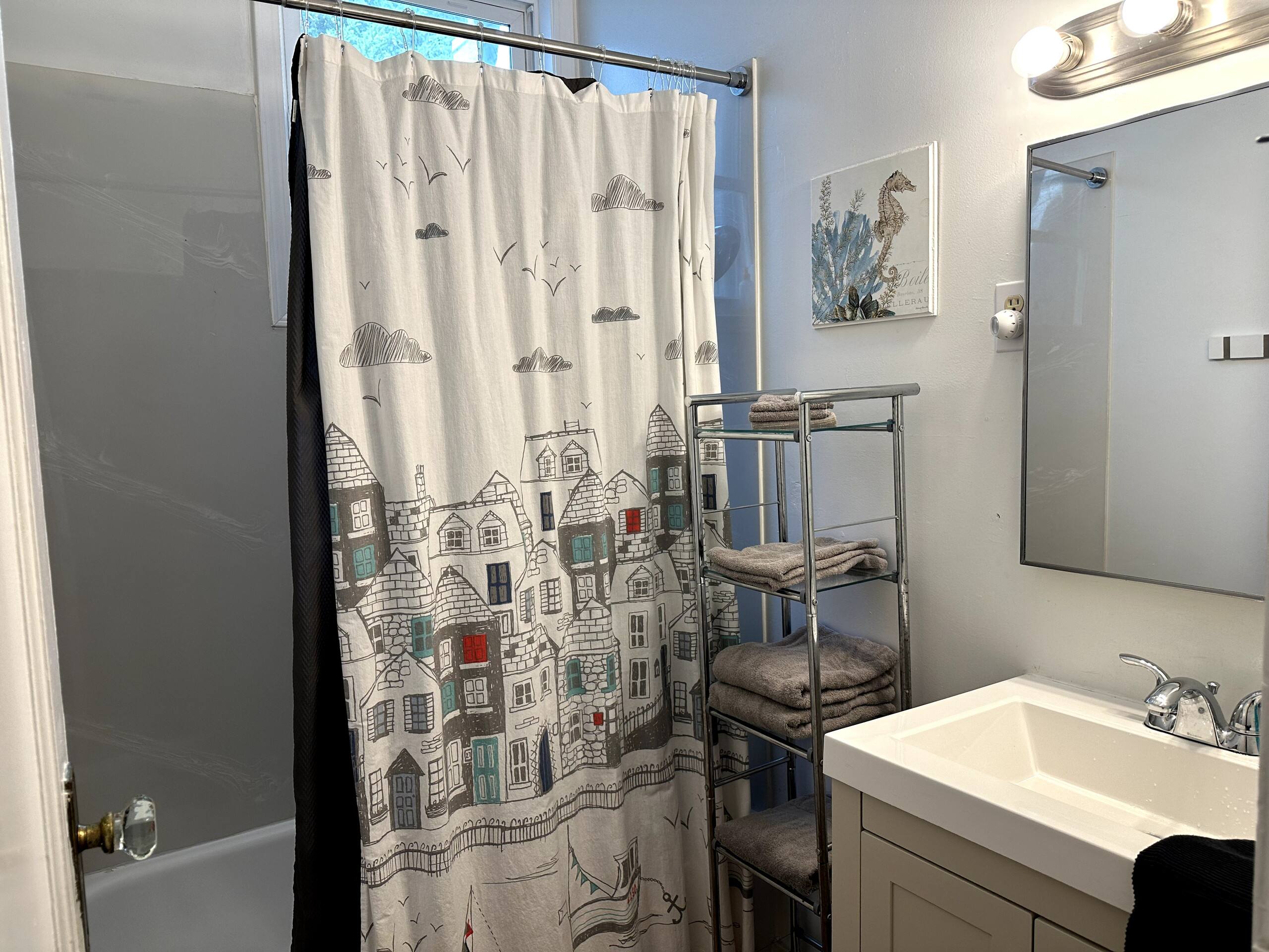 Home in San Francisco · ★4.9 · 3 bedrooms · 4 beds · 1 bath - Image 18