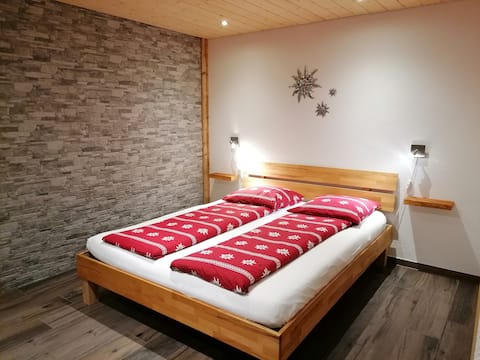 Successful Airbnb property: "Studio Edelweiss" 2-persons holiday apartment in Grindelwald