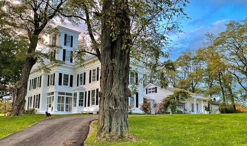 Historic Catskill Mountain House near Windham ski