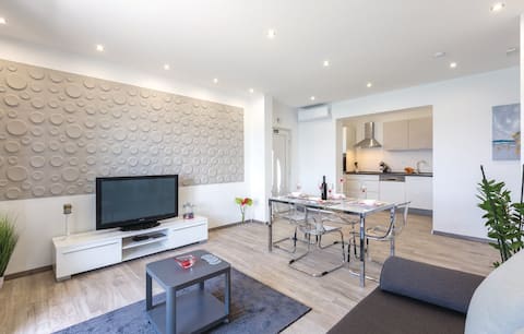 Top performing Airbnb: GREY STAR apartment in Općina Dugi Rat