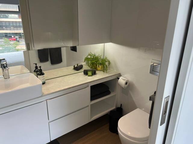 2 Bedroom 2 Bathroom- Across from Austin Hospital gallery image 5