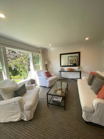 Westside LA home by beach w/private serene yard. gallery image 2