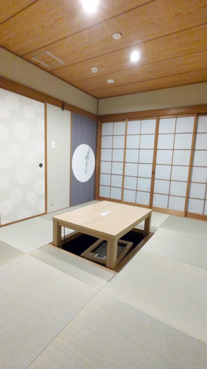 Tatami-room
・dimming ფუნქცია


6 ტატამის იაპონური სტილის ოთახი
ჩამუქების ფუნქციით
Horizza (იატაკის გათბობა, კოტაცუს ფუნქცია)
Შედის კერამიკული ნაკვალევი (მხოლოდ ზამთარში)
