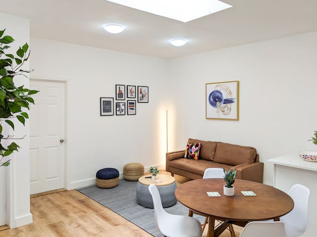 4 Queen Beds – Downtown Manhattan Entire Apartment