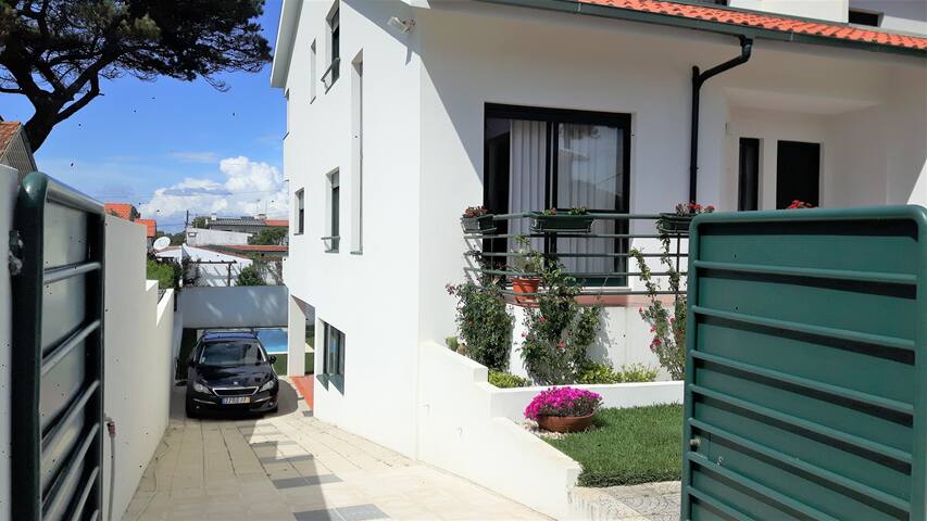 Vivenda em zona de praia gallery image 2