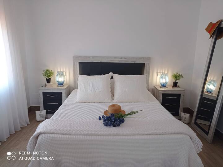 ห้องที่ 2 มีคามาโดเบิล 190x150 ซม.
 วิวสวนและหุบเขา เครื่องปรับอากาศและพัดลมเครื่องทำความร้อน