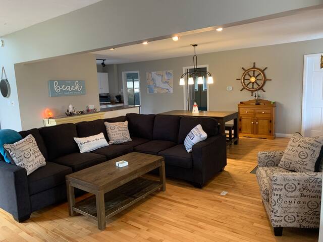 “The Mooring”- Full Beach House with Views gallery image 3