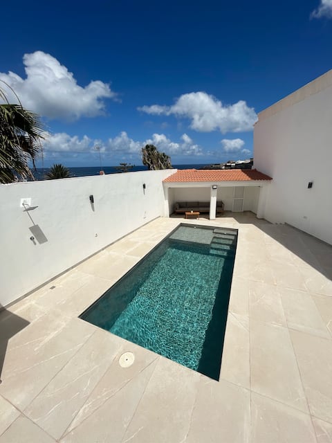 Beach House, Private Pool & Sea Views