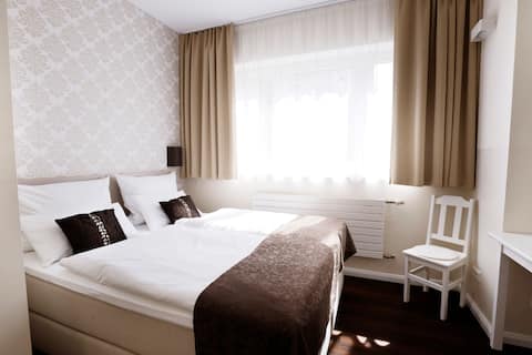Small British-style room near the city (5)