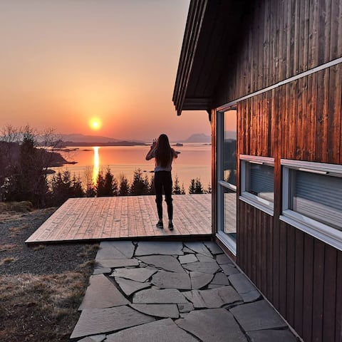 Popular Airbnb listing: Lofoten and Vesteraalen cabin with amazing view in Hadsel