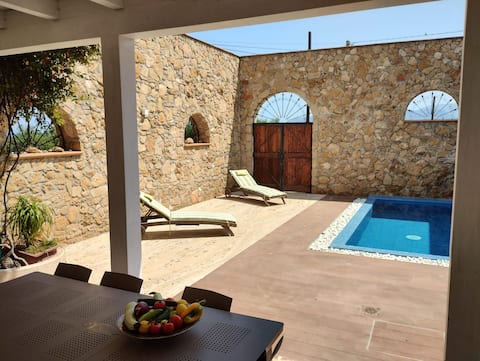 Elegant Villa with private pool and sweet relaxation!