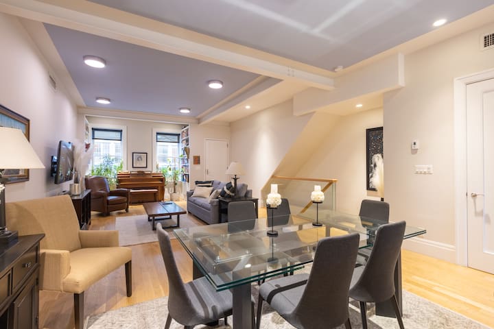 Duplex, One Of A Kind, in Heart of Williamsburg gallery image 4