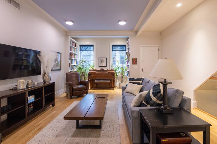 Duplex, One Of A Kind, in Heart of Williamsburg gallery image 2