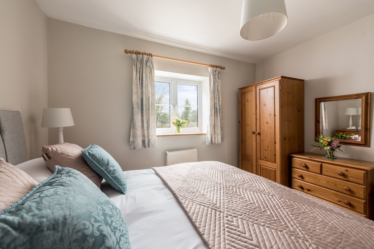 ห้องนอนชั้นล่าง