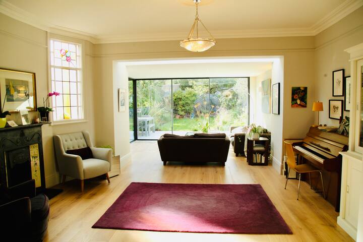 Beautiful Edwardian family house by the park