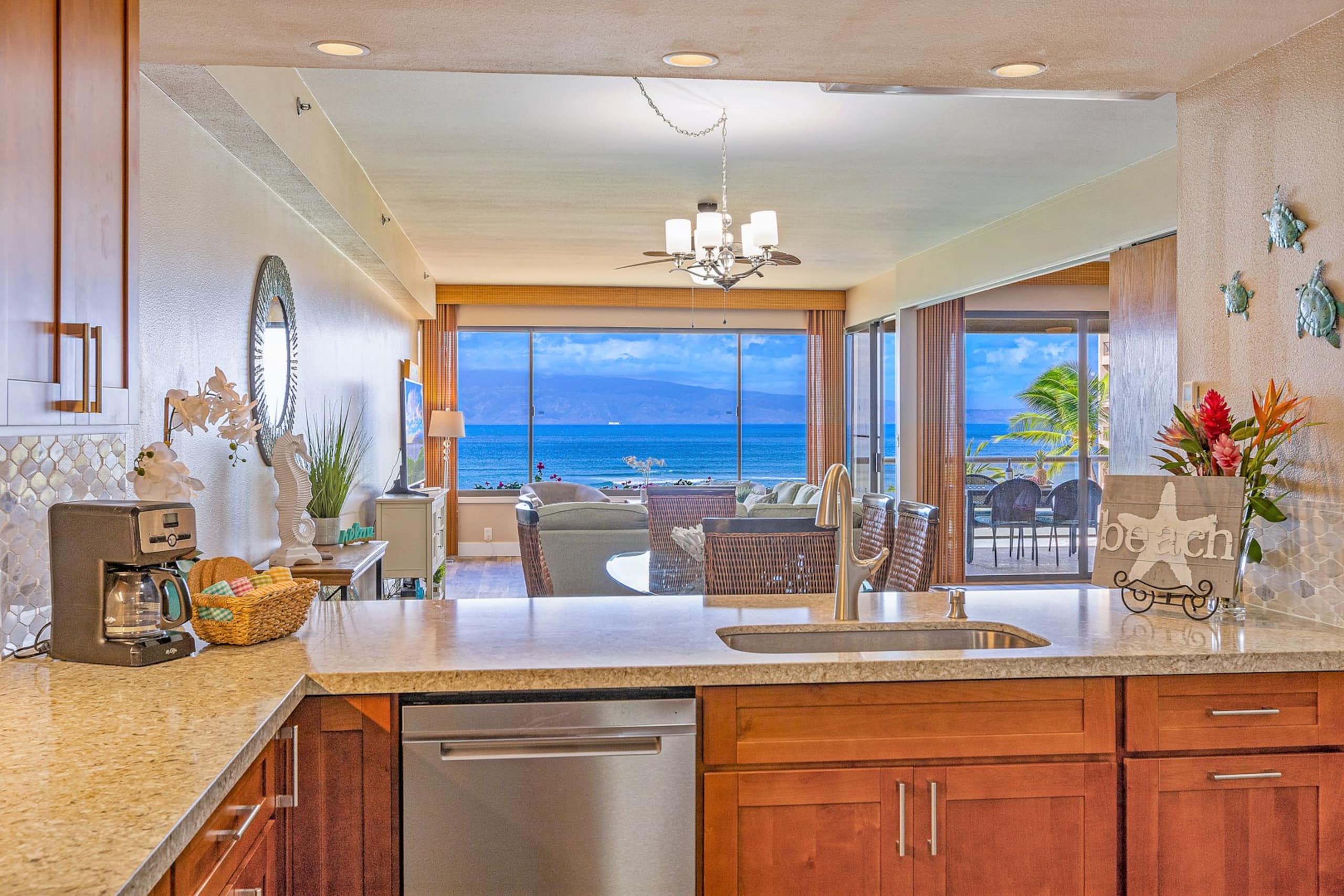Condo in Lahaina · ★4.94 · 2 bedrooms · 4 beds · 2 baths - Image 16