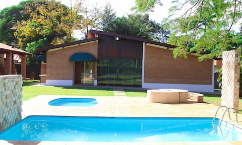 Retreat with pool and gourmet area in Holambra- SP