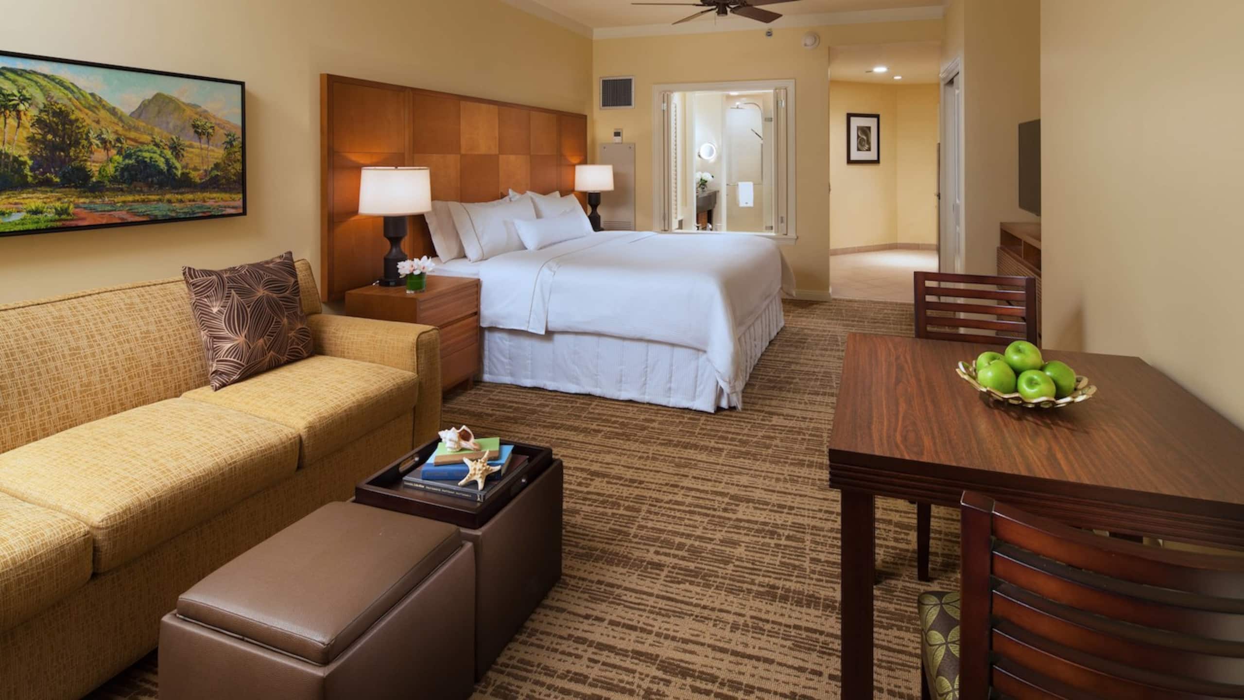 Condo in Lahaina · ★4.9 · 1 bedroom · 2 beds · 1 bath - Image 14
