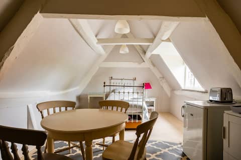 Room in a Georgian Country House: Updated Sept '22