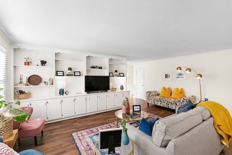 Popular Airbnb listing: Mid-Century Modern 2 Bed - Hospital minutes away in Jackson