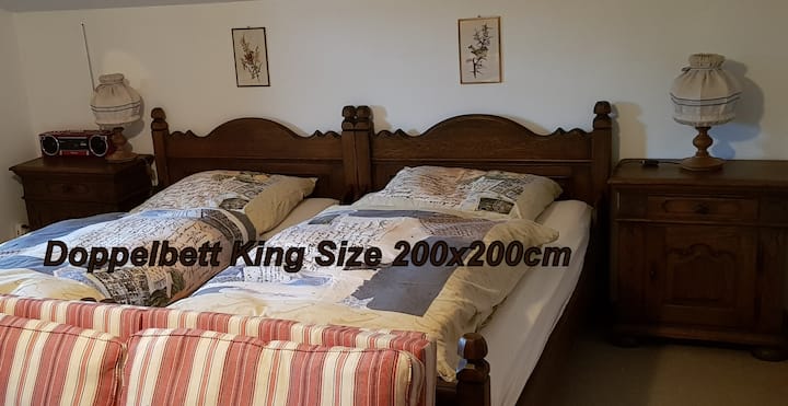 Das Doppelbett ist 200x200cm