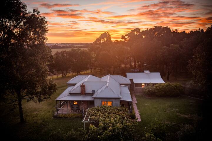 Mannerim Vineyard – Yellow House gallery image 2